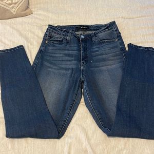 KanCan dark wash skinny jean